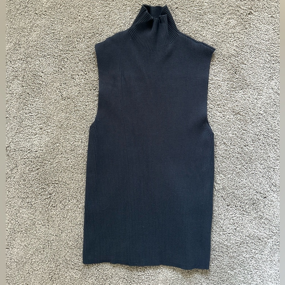 3/$20- Zara Ribbed Top